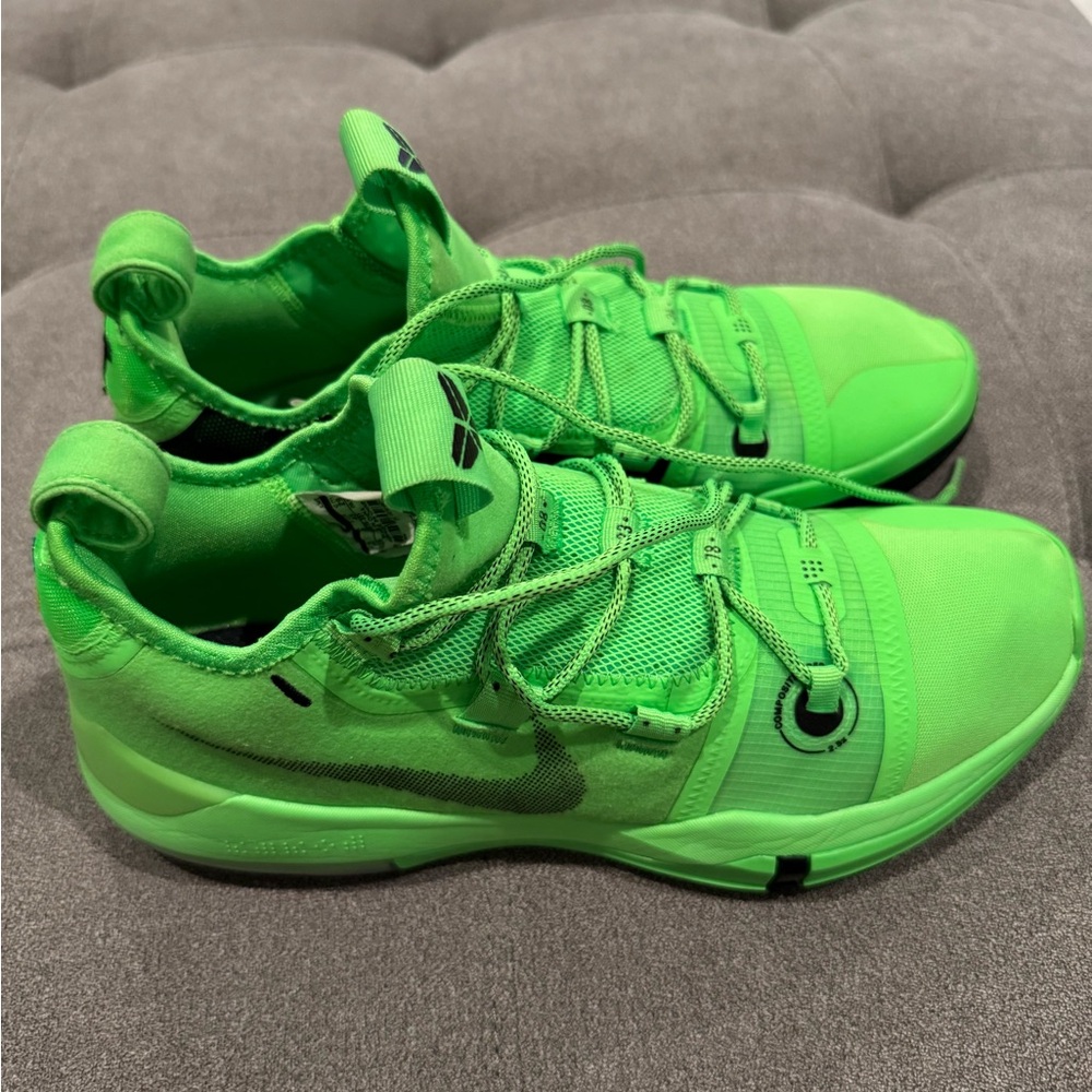KOBE A.D. EXODUS 'GREEN STRIKE' size 11